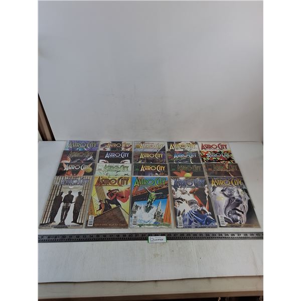 (20) "Astro City" Comic Books