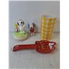 Image 6 : Snoopy Themed Items - Mini Flower Pots, Wall Decor, Salt & Pepper Shakers
