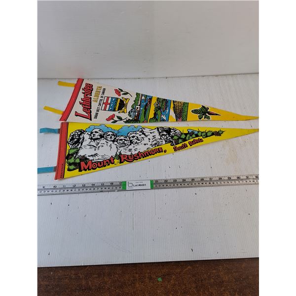 (2) Vintage Pennants-Lethbridge Alberta and Mount Rushmore,South Dakota