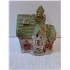 Image 5 : Lot of Assorted Ceramic Figurines/Building