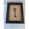 Image 6 : Wine accessory Kit Including a Lever Corkscrew and various stoppers in Decorative Box