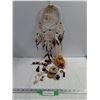 Image 1 : Assorted items, including Indigenous Crafts, Dream Catcher, Beading
