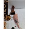 Image 3 : Assorted Items, Decor, Keychains