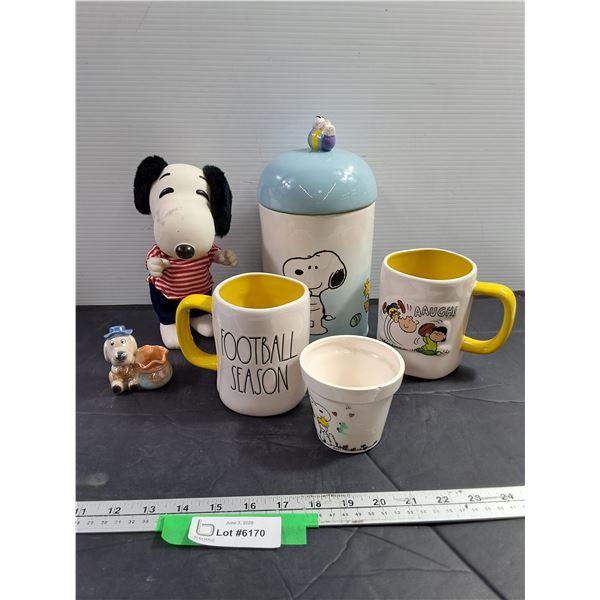 Peanuts Snoopy Collectibles. Cookie Jar, Coffee Mugs, Planter, Character