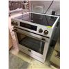Image 7 : Forno Express 30" Induction Range (inner door glass is broken)