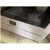 Image 8 : Forno Express 30" Induction Range (inner door glass is broken)
