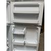 Image 4 : Midea 30" Top Mount Freezer Refrigerator - Tested, Powers on - minor door dent (MRT18S2AWW)