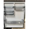Image 6 : Hisense Counter-Depth Bottom-Freezer Refrigerator (RB17A2CSE)