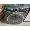 Image 5 : Electrolux 27" Front-load Washer (ELFW7637AT) - some wear