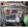 Image 6 : Porter & Charles 24" Electric Convection Wall Oven - door repair is required ( SOPS60-1)