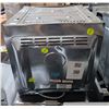 Image 4 : Porter & Charles 24" Electric Convection Wall Oven - door repair is required ( SOPS60TM-1)