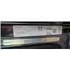 Image 5 : Whirlpool 30" Front-Control Gas Ranges - damaged outer glass and missing control knobs
