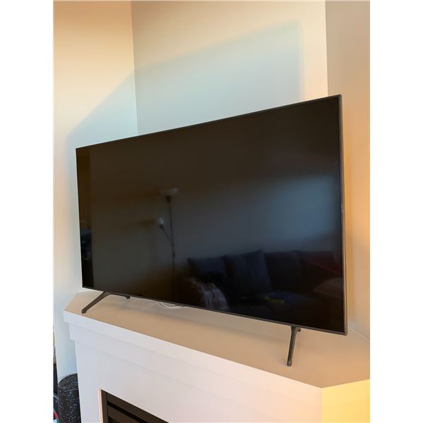 Samsung 55" Crystal UHD 4K Smart TV - Tested, Powers on (Model UN55TU690TF) - with remote control