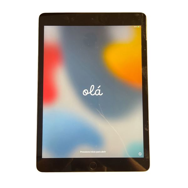 iPad 9th Generation w/Box (64GB - Tested Working - Factory Reset)