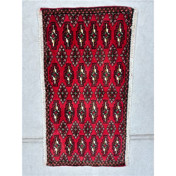 100% Authentic Hand Knotted Wool Persian Rug Handmade in Iran (1.3' Ã—2.6' f 39Ã—7