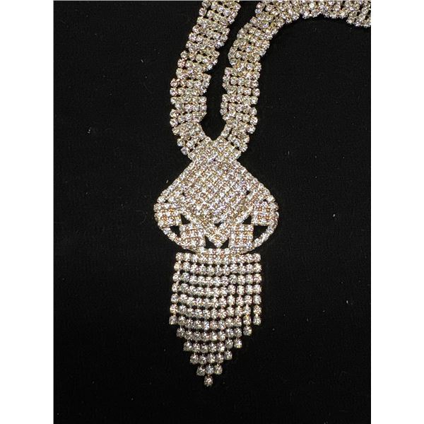 Gorgeous Sparkling Rhinestones Necklace