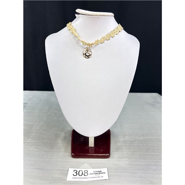 Vintage Gold Pendant Choker Necklace