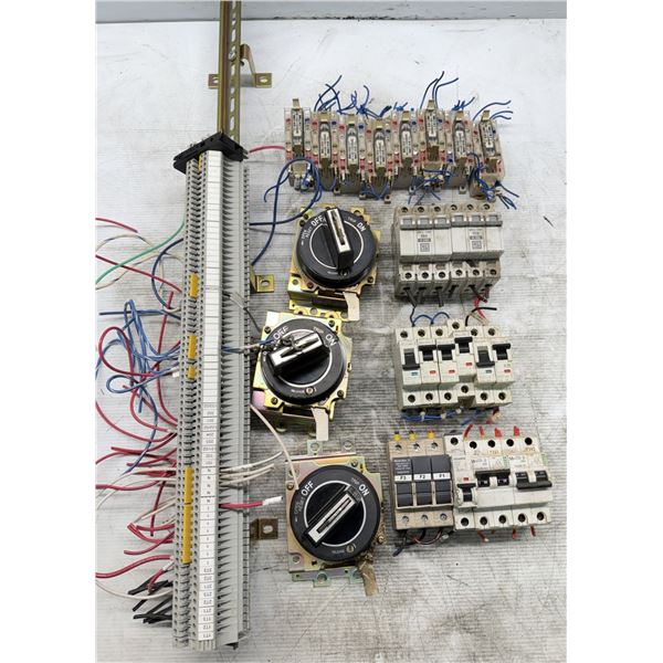 Lot of Assorted Electrical Items