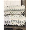Image 6 : Lot of Siemens Circuit Breakers