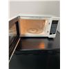 Image 2 : RCA Microwave Oven, Model RMW742-White, 0.7 Cu. Ft., 700W