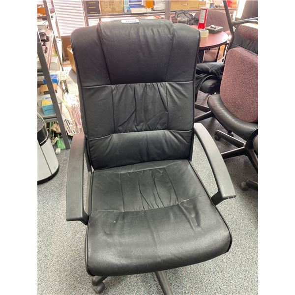 Black Ergonomic Office Chair on Rolling Base with Adjustable Features