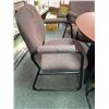 Image 3 : 36in Round Wooden Meeting Table With Four Upholstered Chairs
