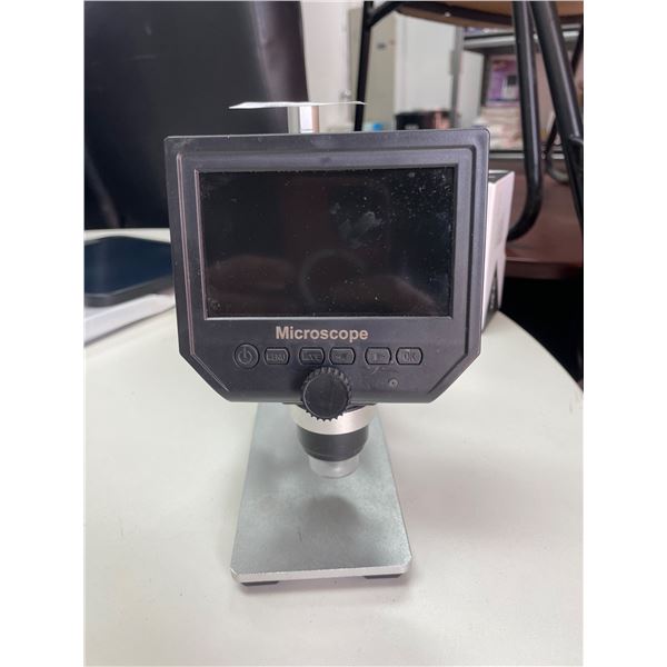 Digital Microscope with LCD Display and Adjustable Metal Stand