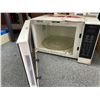 Image 4 : Panasonic Microwave Oven With Digital Touchpad Controls