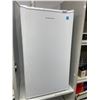 Image 3 : Hamilton Beach 3.2 Cu Ft Refrigerator with Freezer