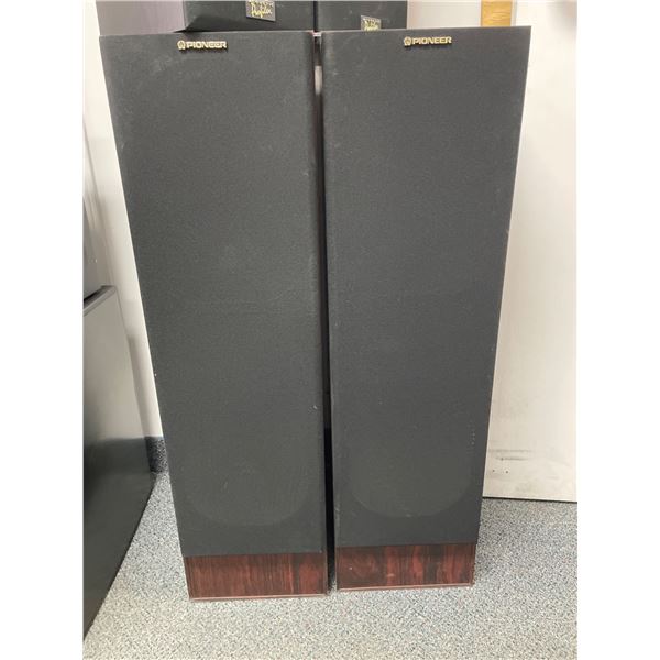 Lot of 2 Pioneer Theatre Audio CS-J300 Floor Standing Speakers