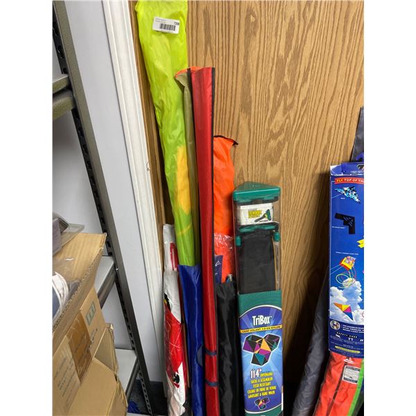 Lot of Assorted Kites TriBox 3D Nylon Kite With 114 cm Wingspan and Additional Kites Set