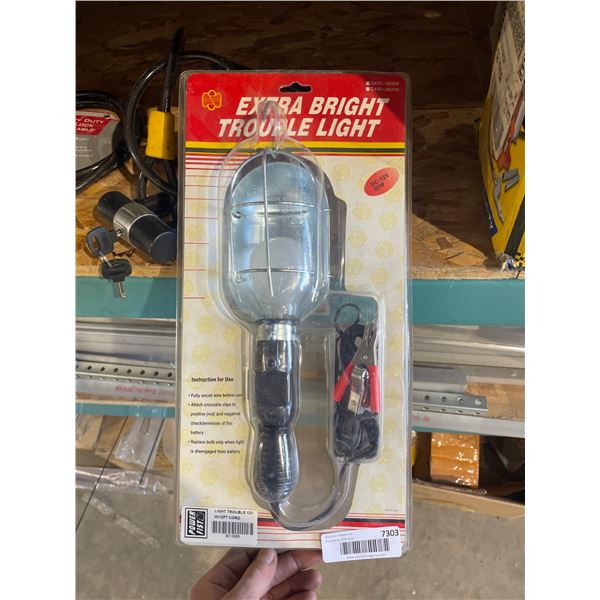 Extra Bright Trouble Light with Clip and 12V Plug