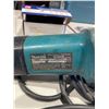 Image 2 : Corded Makita 9558NB 5-Inch Angle Grinder With 12V Motor