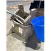 Image 2 : Commercial Mop Bucket with Wringer and Blue Cleaning Bucket