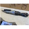 Image 2 : Pneumatic Air Ratchet Wrench with 1/4-Inch Drive