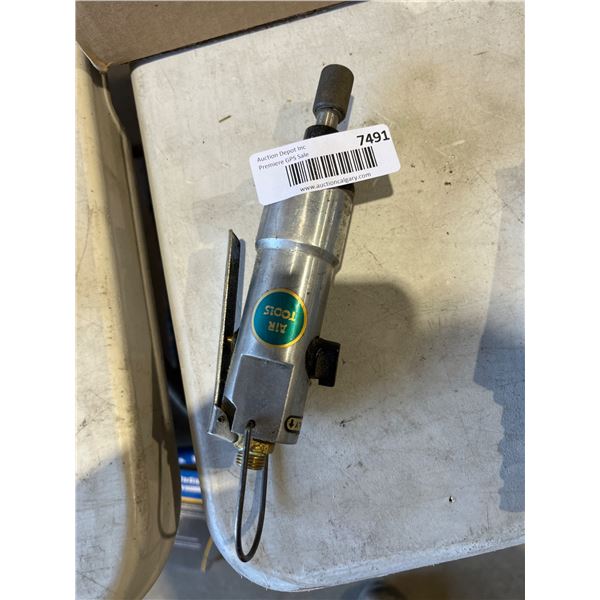 Pneumatic Air Tool with Lever and Brass Hose Connection