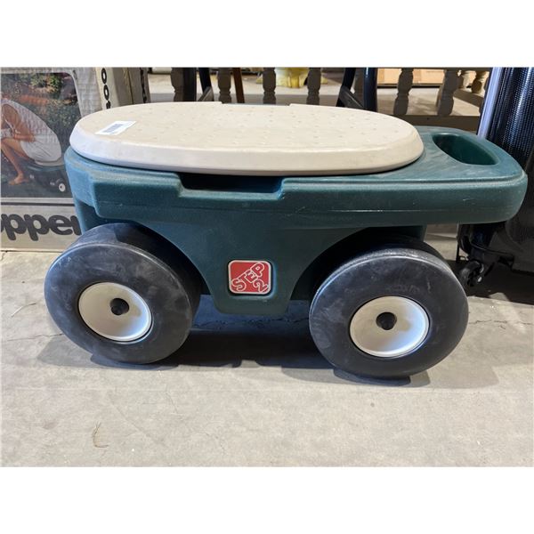 Step2 Wagon with Large Wheels and Lift-Up Lid Storage