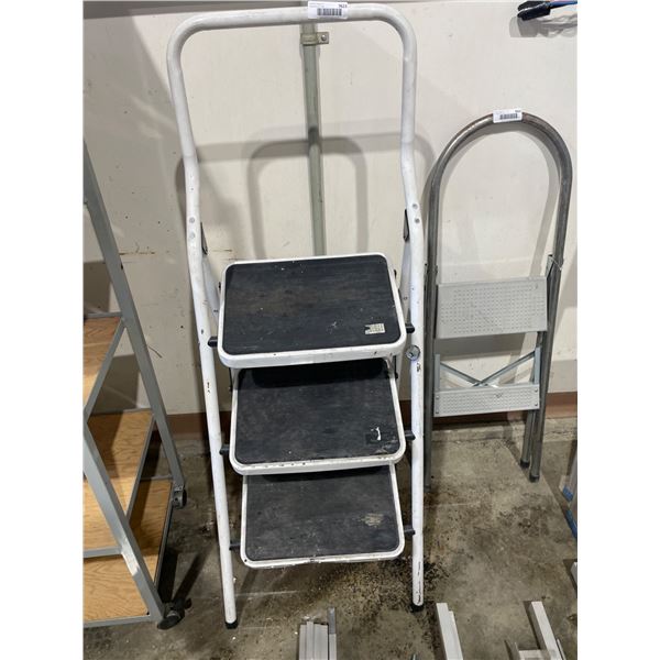 Three-Step Folding Metal Ladder With Rubber Mat Steps