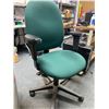 Image 2 : Ergonomic Office Chair with Adjustable Arms and Swivel Base