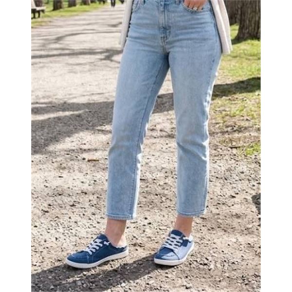 Vionic Beach Womenâ€™s Blue Canvas Low-Top Sneakers, Size 9