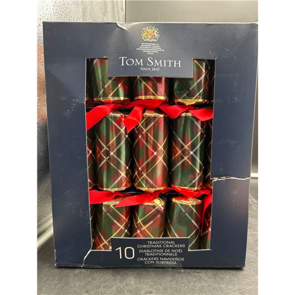 Tom Smith 10 Plaid Design Christmas Crackers, Red, Green, with Surprises