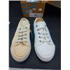 Image 1 : Vionic Beach Breeze Canvas Shoes US 8