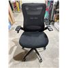 Image 2 : Office Task Chair with Mesh Back and Adjustable Armrests