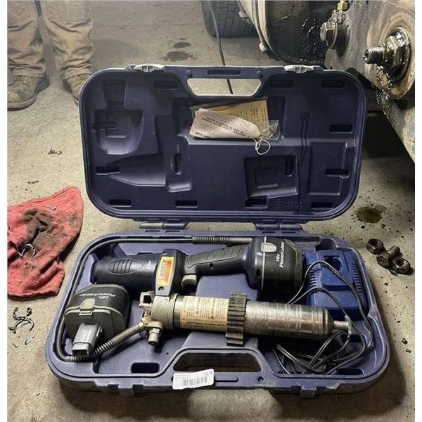 Lincoln 18V PowerLuber Grease Gun Series B Model 1844 With Accessories