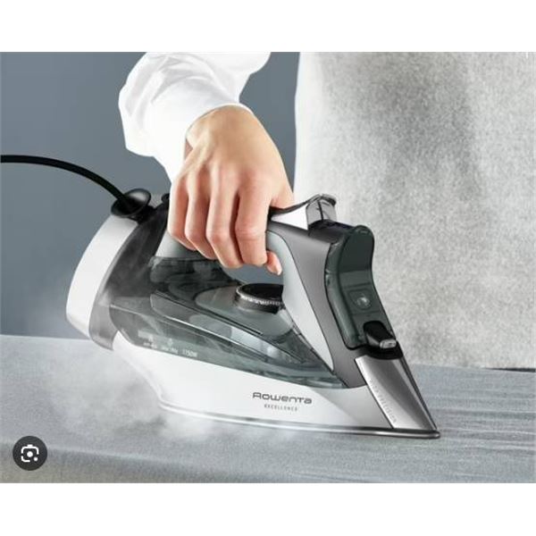 Rowenta Excellence Iron With Digital Display and 1750W Power Output
