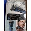 Image 3 : Braun Series 6 SensoFlex Electric Shaver with SmartCare Center