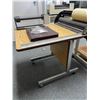 Image 2 : Weeding Table