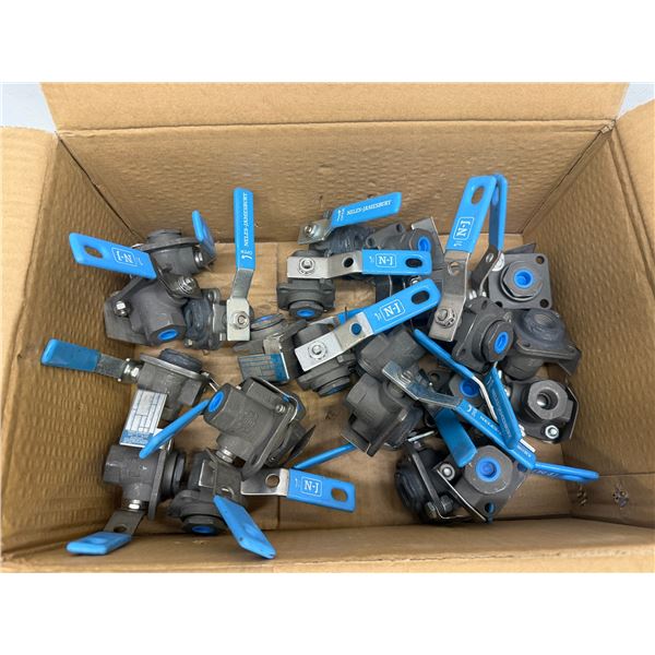 Lot of (23) Neles-Jamesbury #1/4 9FB 2236 MT Threaded Ball Valves