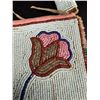 Image 14 : Plateau Native American Indian Beaded Mirror Bag