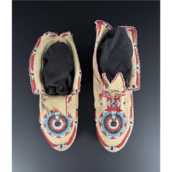Crow Native American Indian Beaded Moccasins